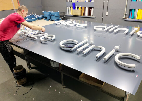 Производство вывески с буквами фото