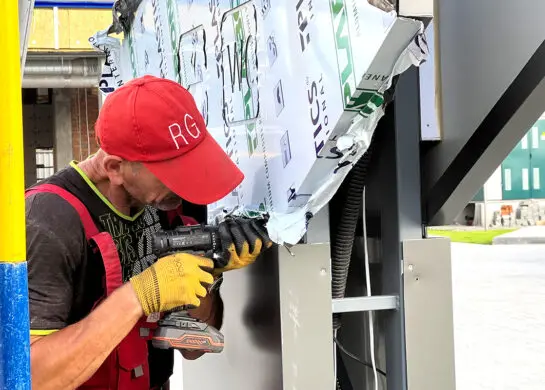 Реклама із композиту виготовлення