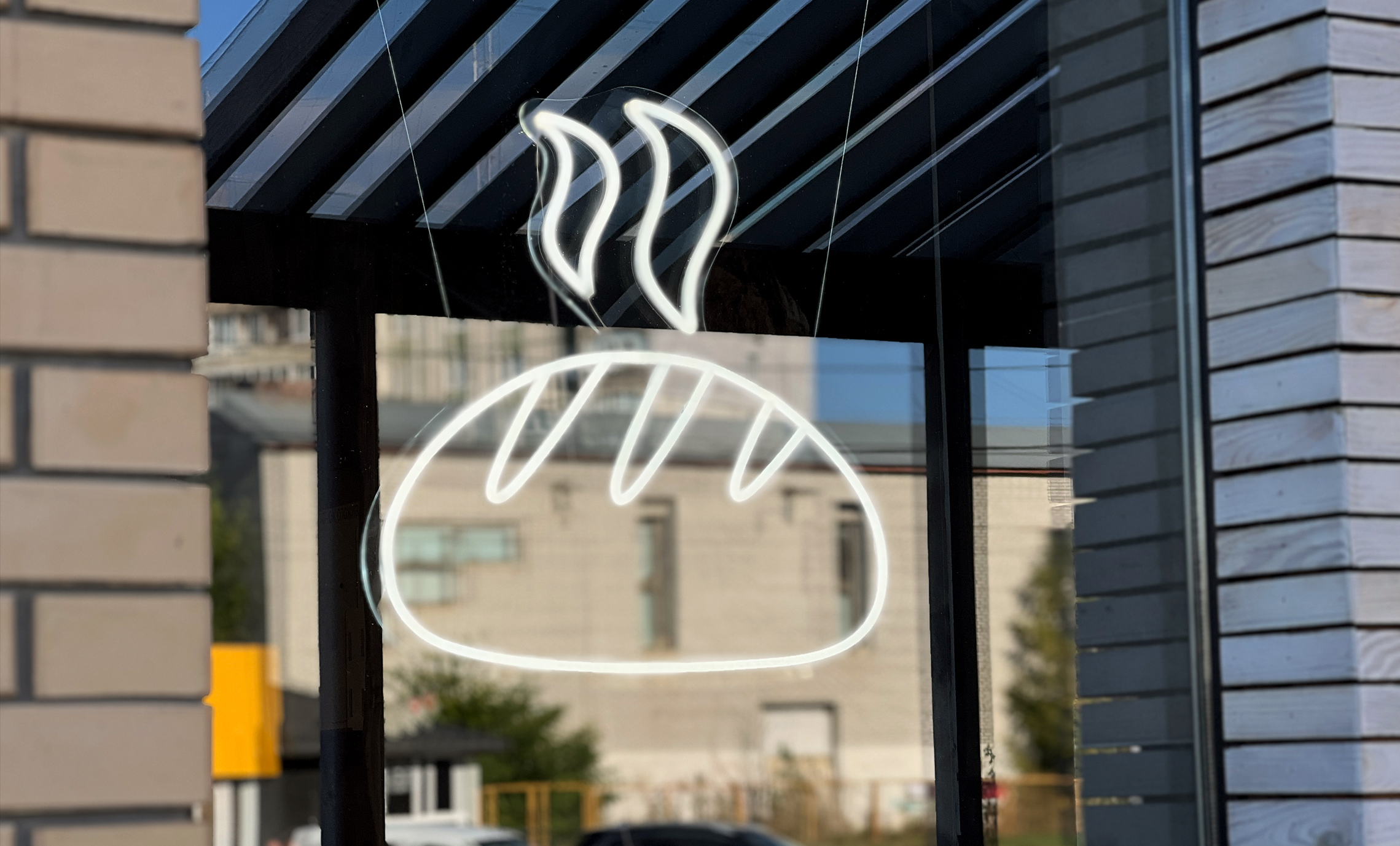 Неонова табличка для пекарні приклад