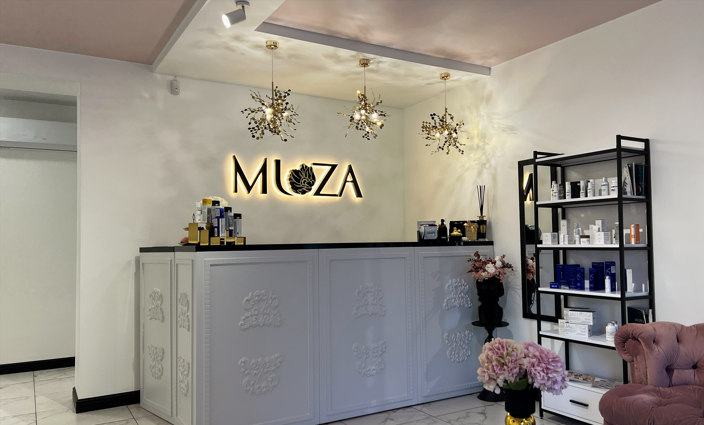 Інтер’єрна вивіска з контражурним підсвічуванням