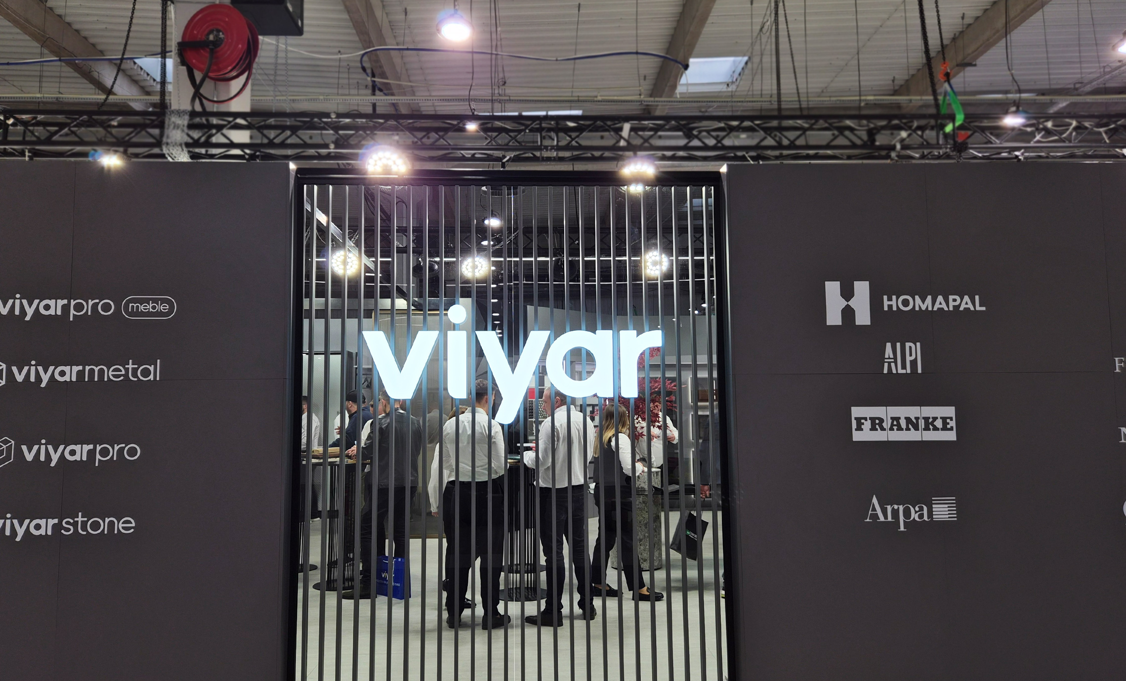 Акриловый логотип на выставку фото