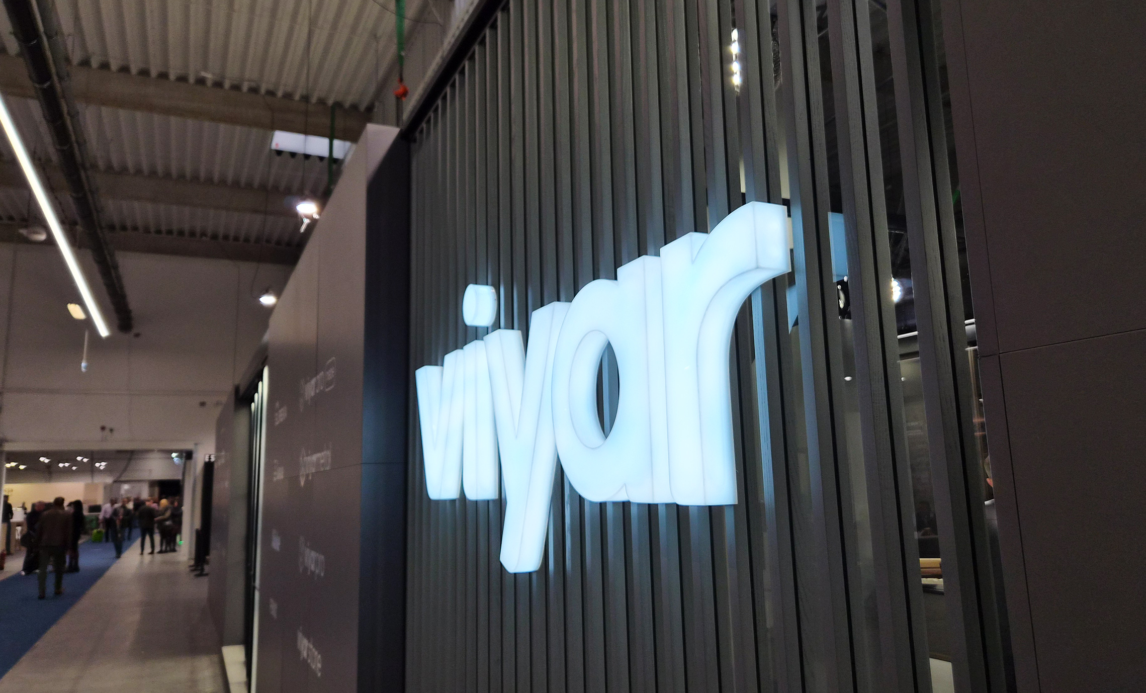 Буквы с боковой подсветкой фото