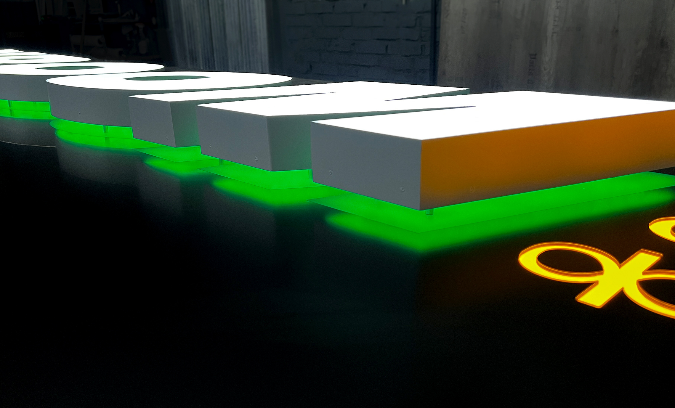 Красиві світлові літери приклад