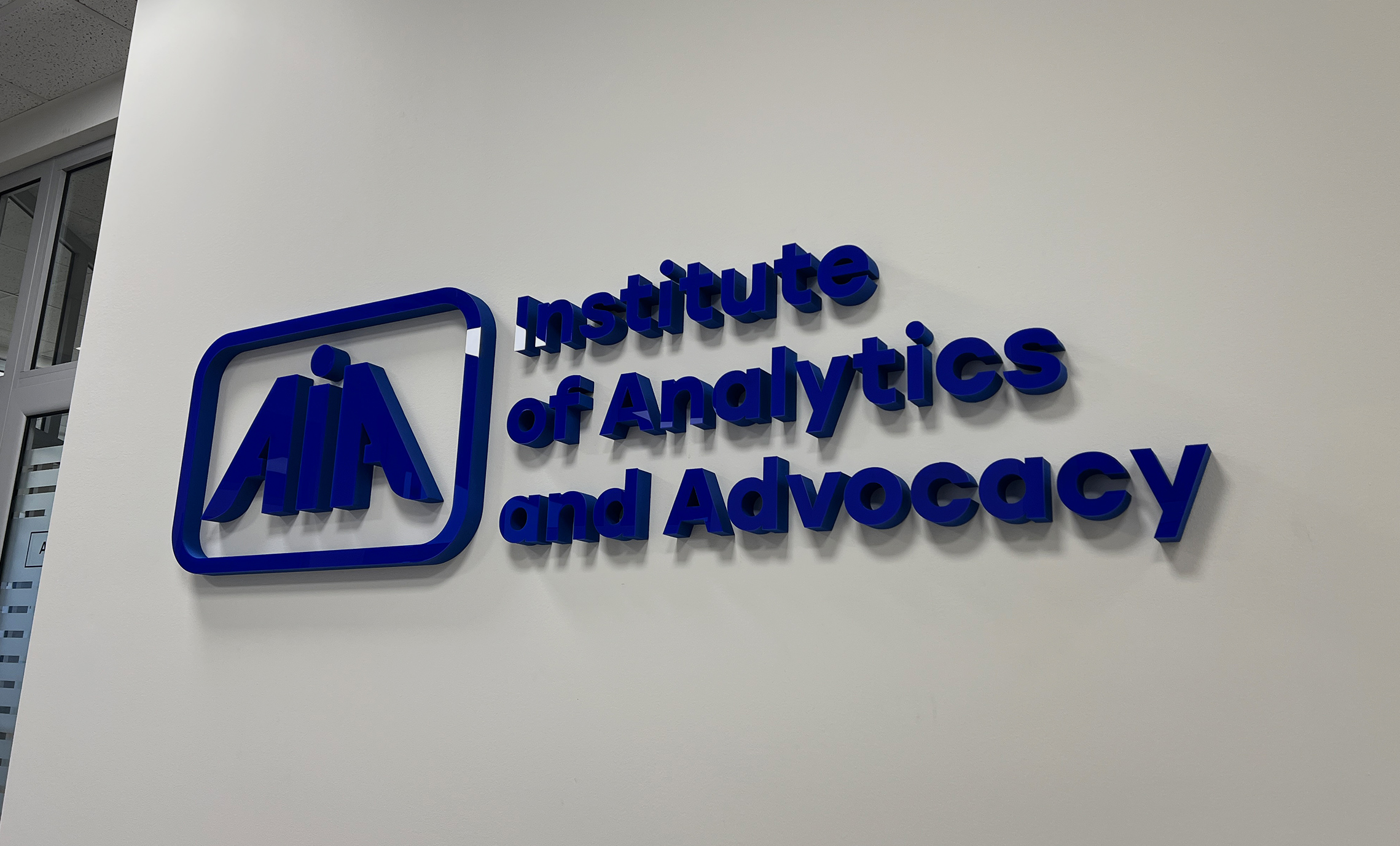 Об’ємний лого компанії фото