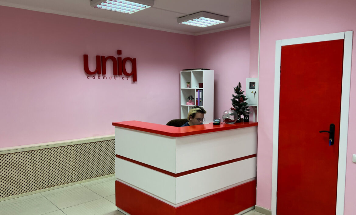 Объемный логотип для офиса фото