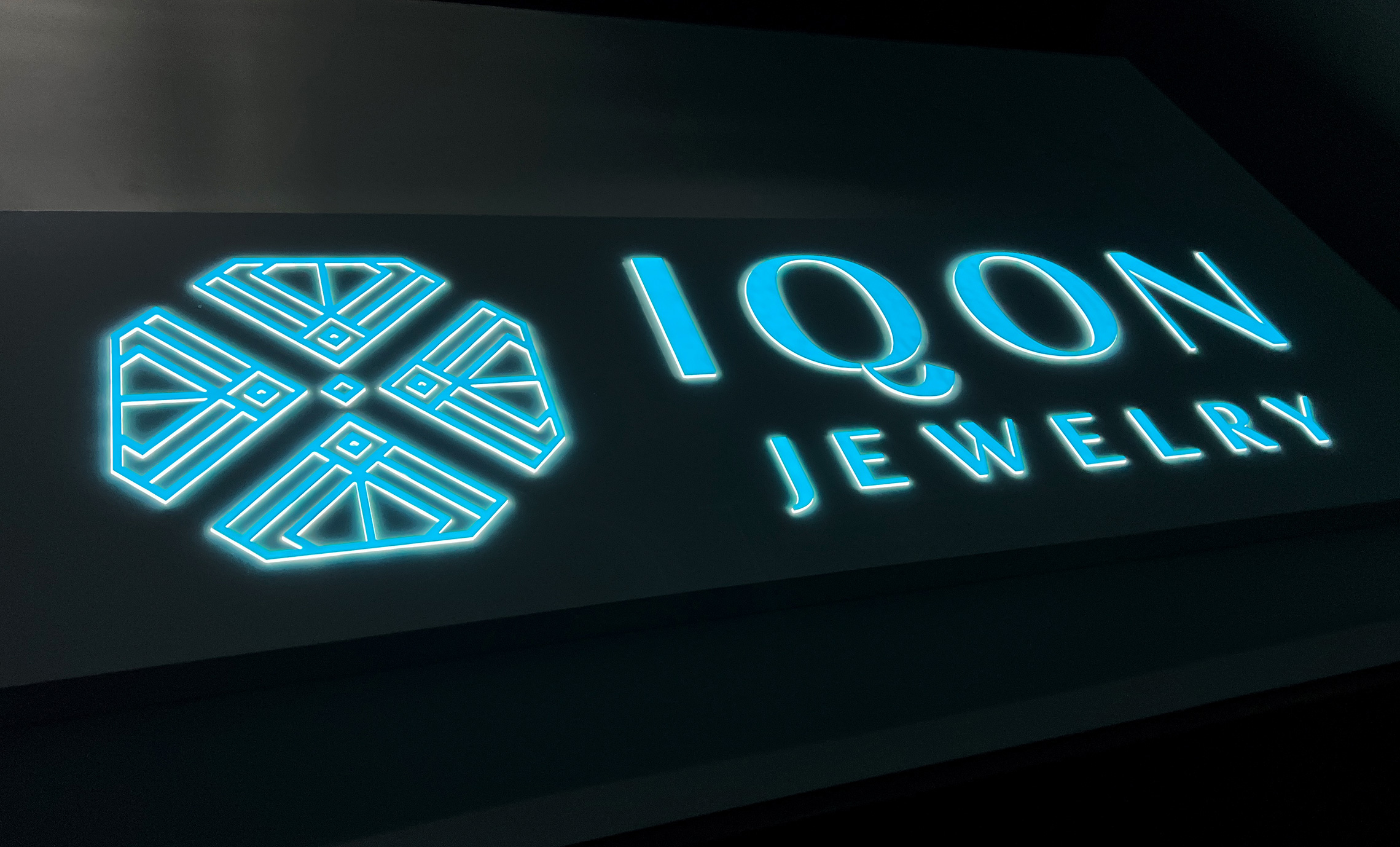 Реклама інкрустація акрилу в композит фото