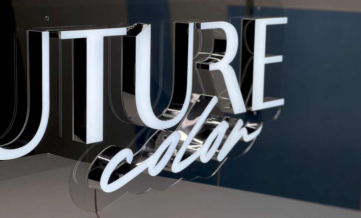 Световой логотип металл фото