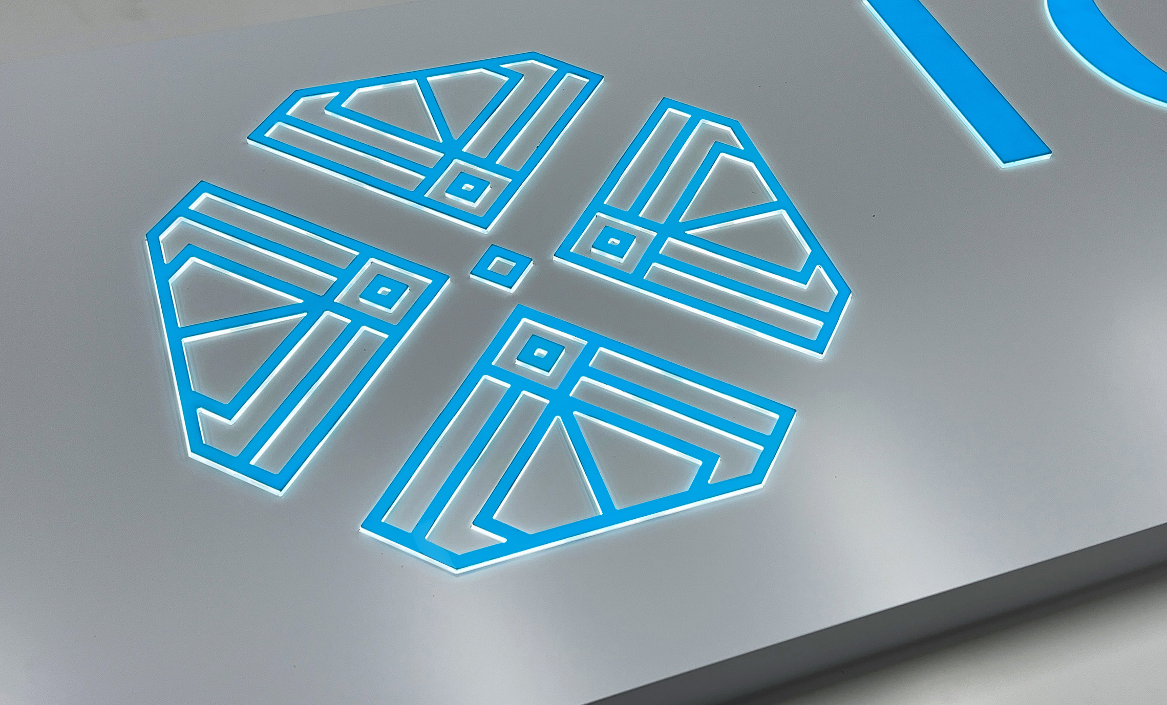 Світловий логотип з інкрустацією фото