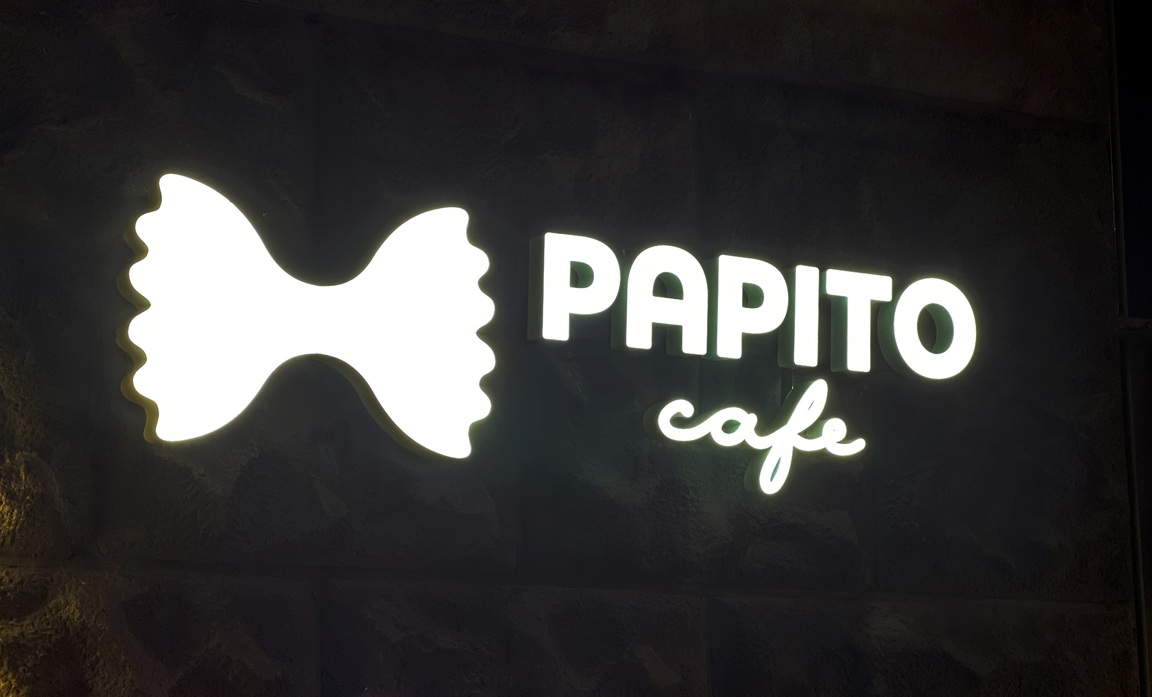 Світлові літери для кафе фото