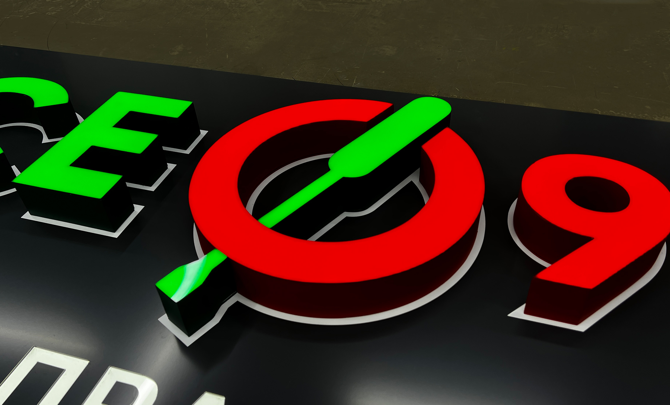 Вивіска сервісу Київ фото