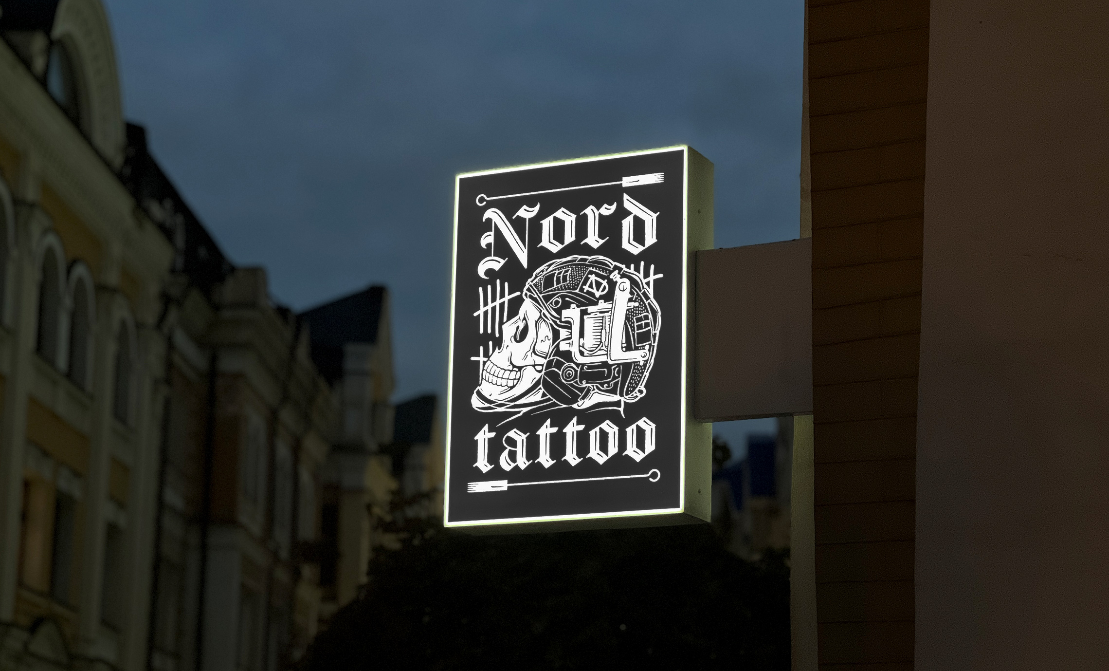 Бічний лайтбокс для студії тату фото