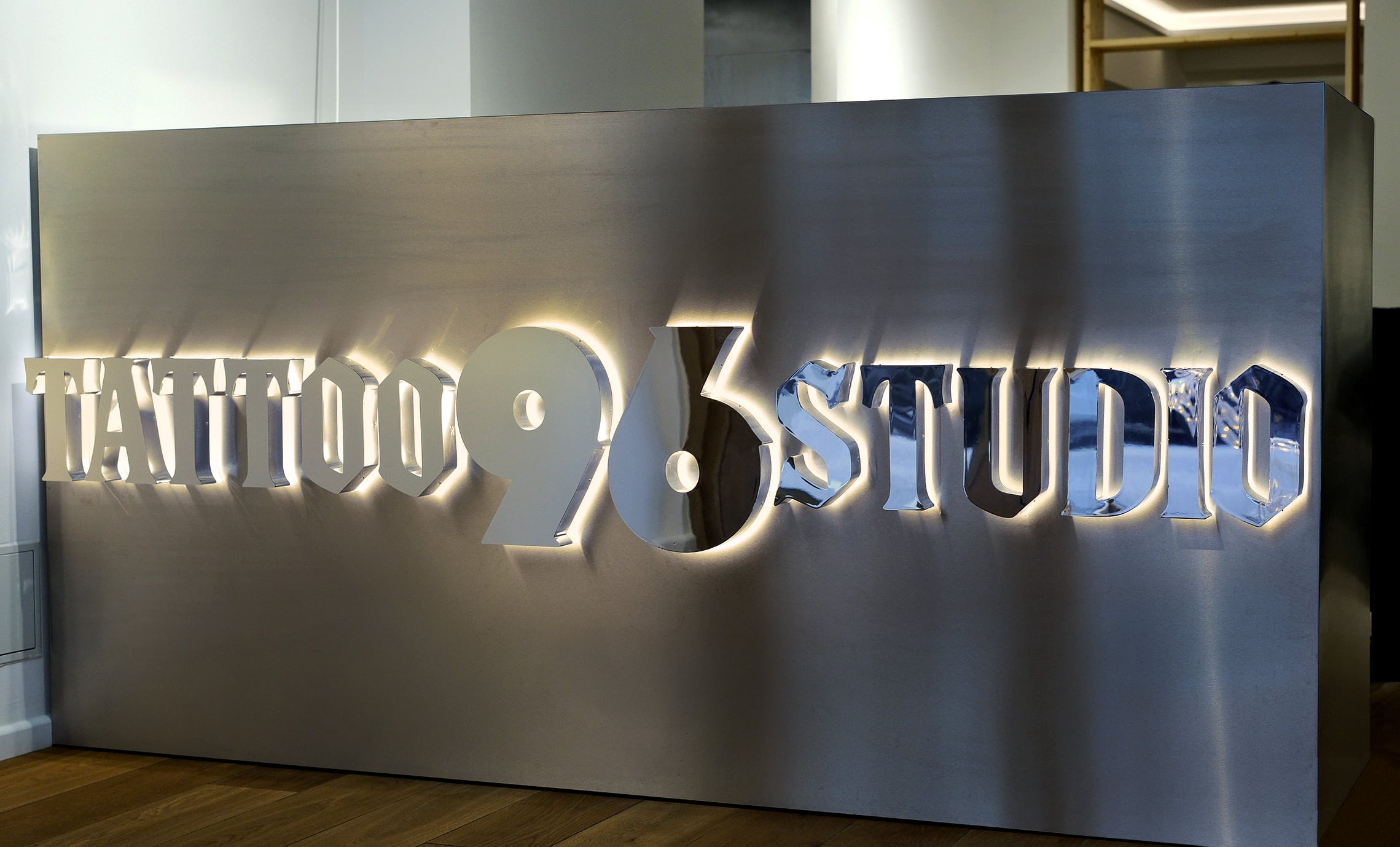 Літери тату з контражуром фото