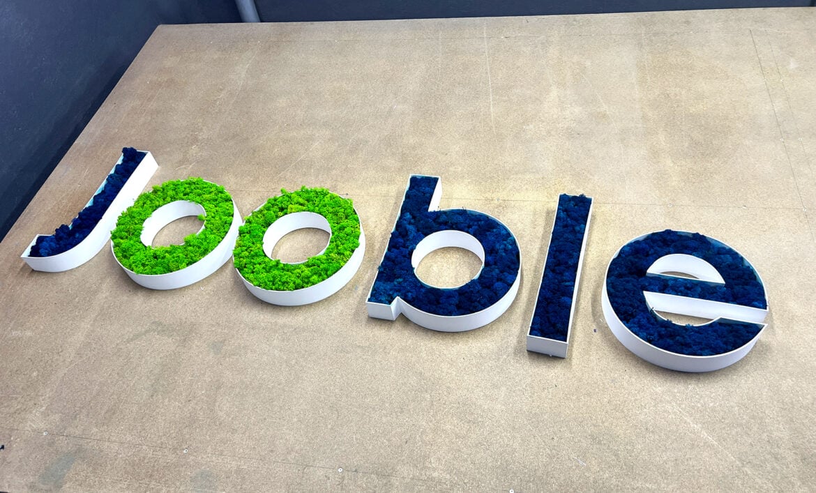 Літери зі стабілізованого моху фото