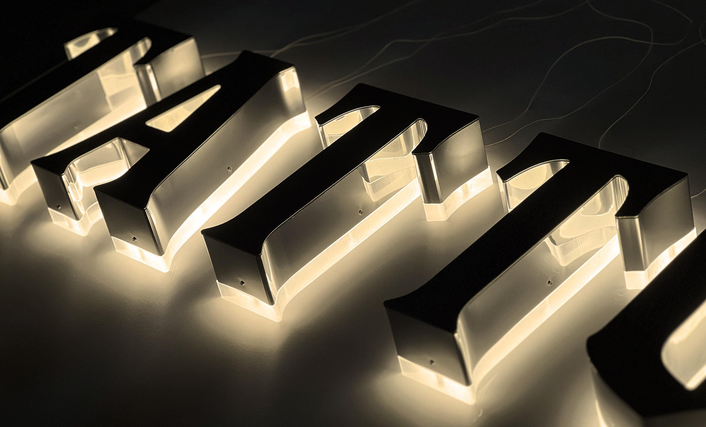 Красивая вывеска тату студии фото