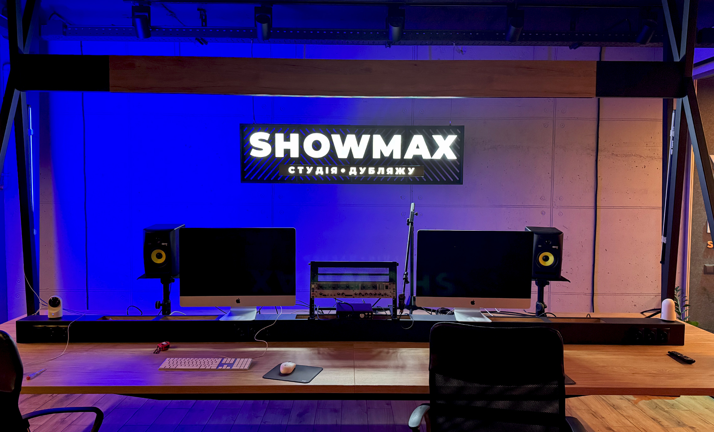 Інтер’єрна вивіска в офіс фото