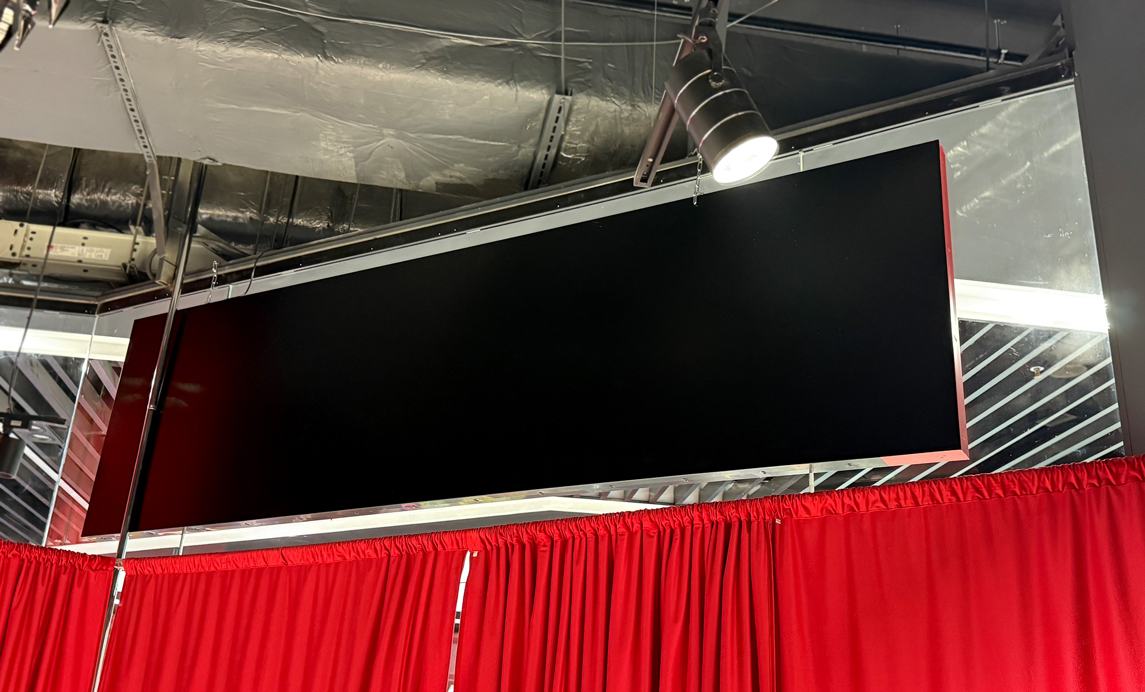 Композитна реклама на магазин фото