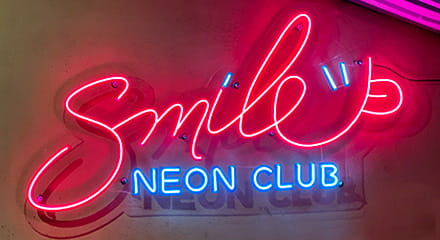 Неонова вивіска