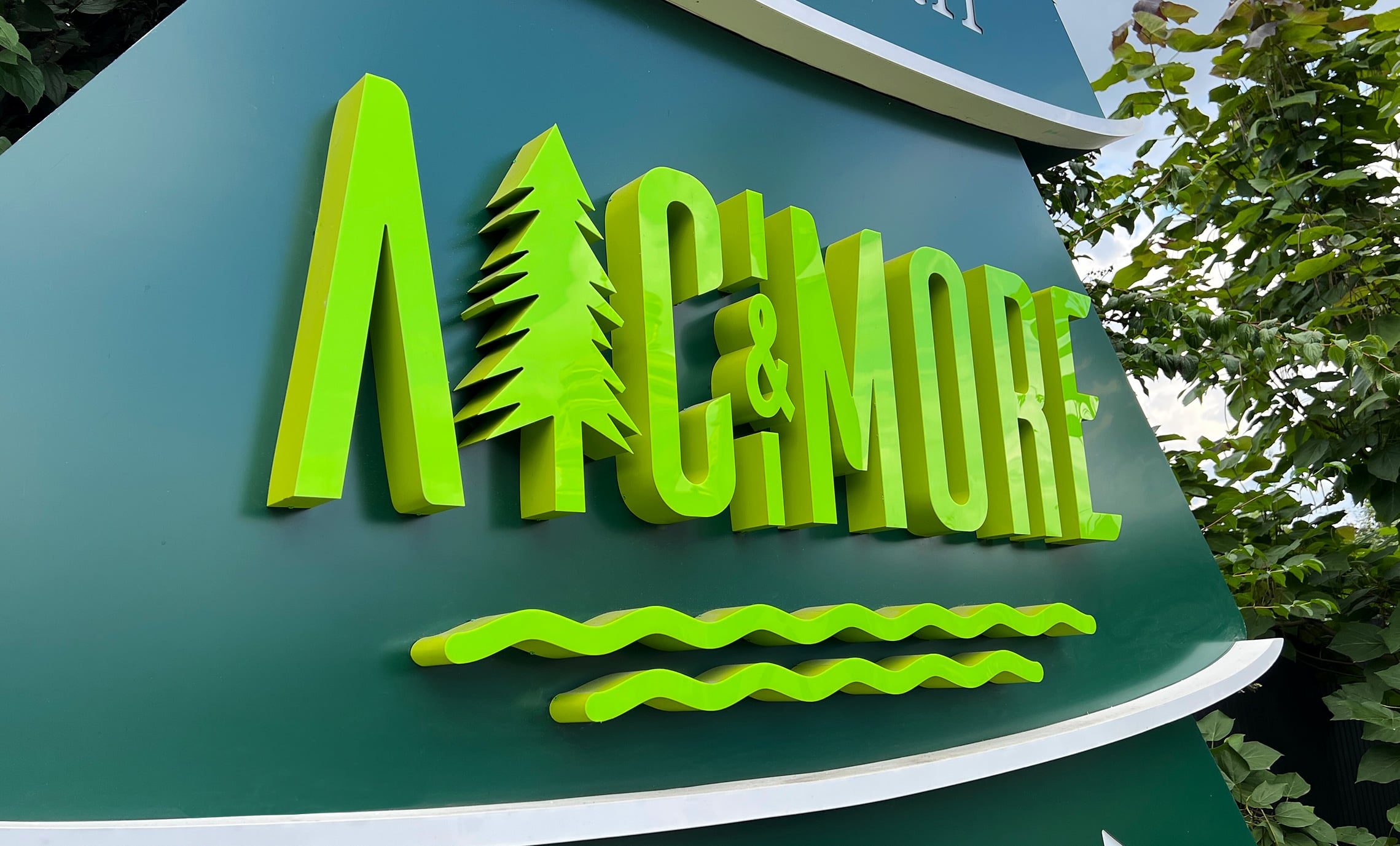 Объемный логотип базы отдыха фото