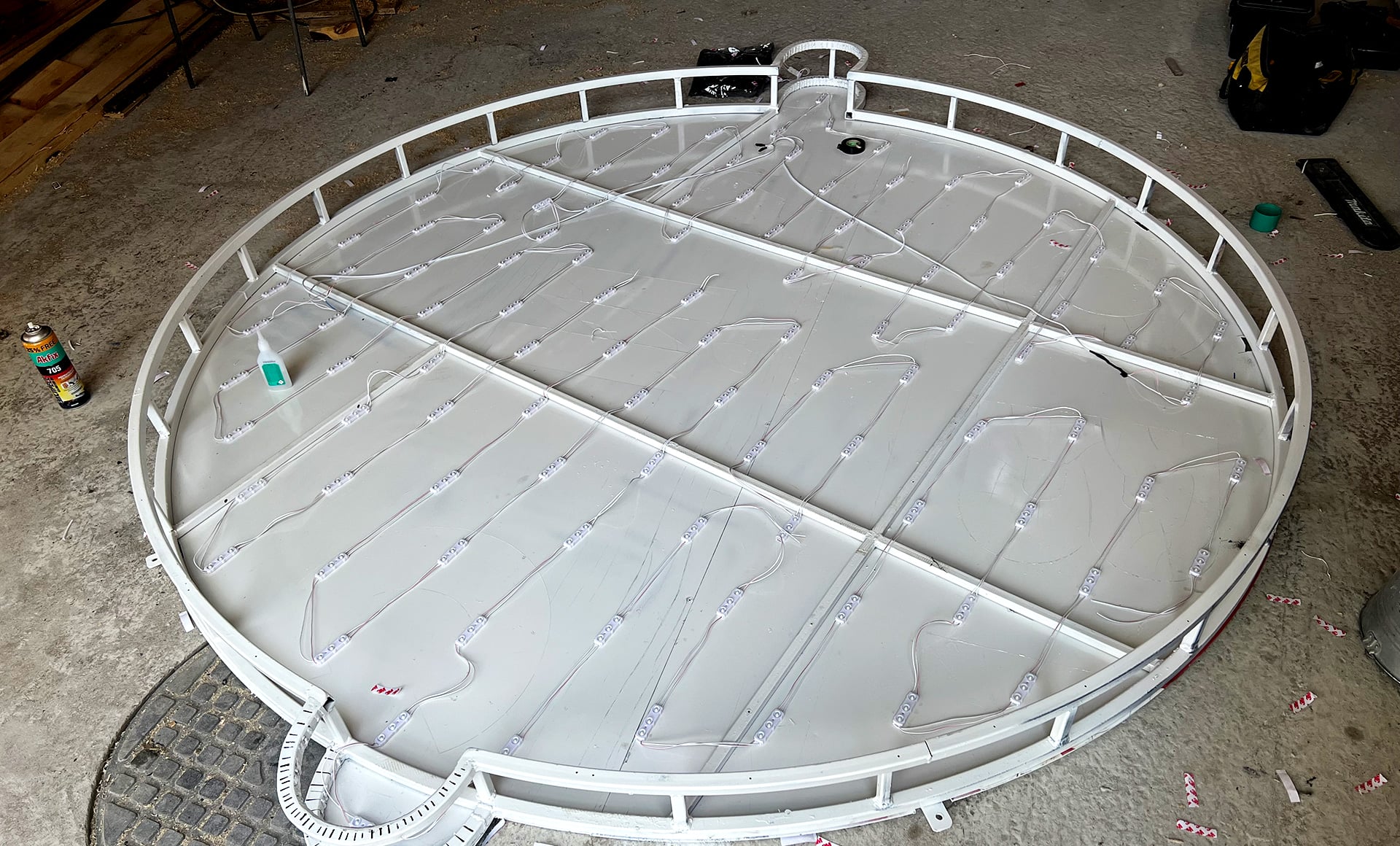 Сколько электричества тянет вывеска фото