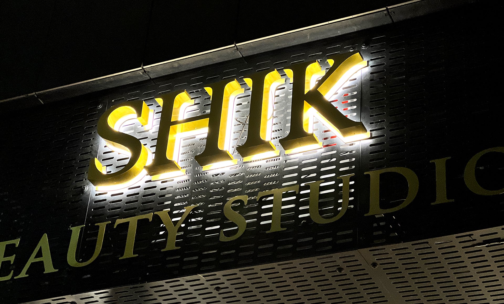 Сколько электрики потребляет наружная реклама