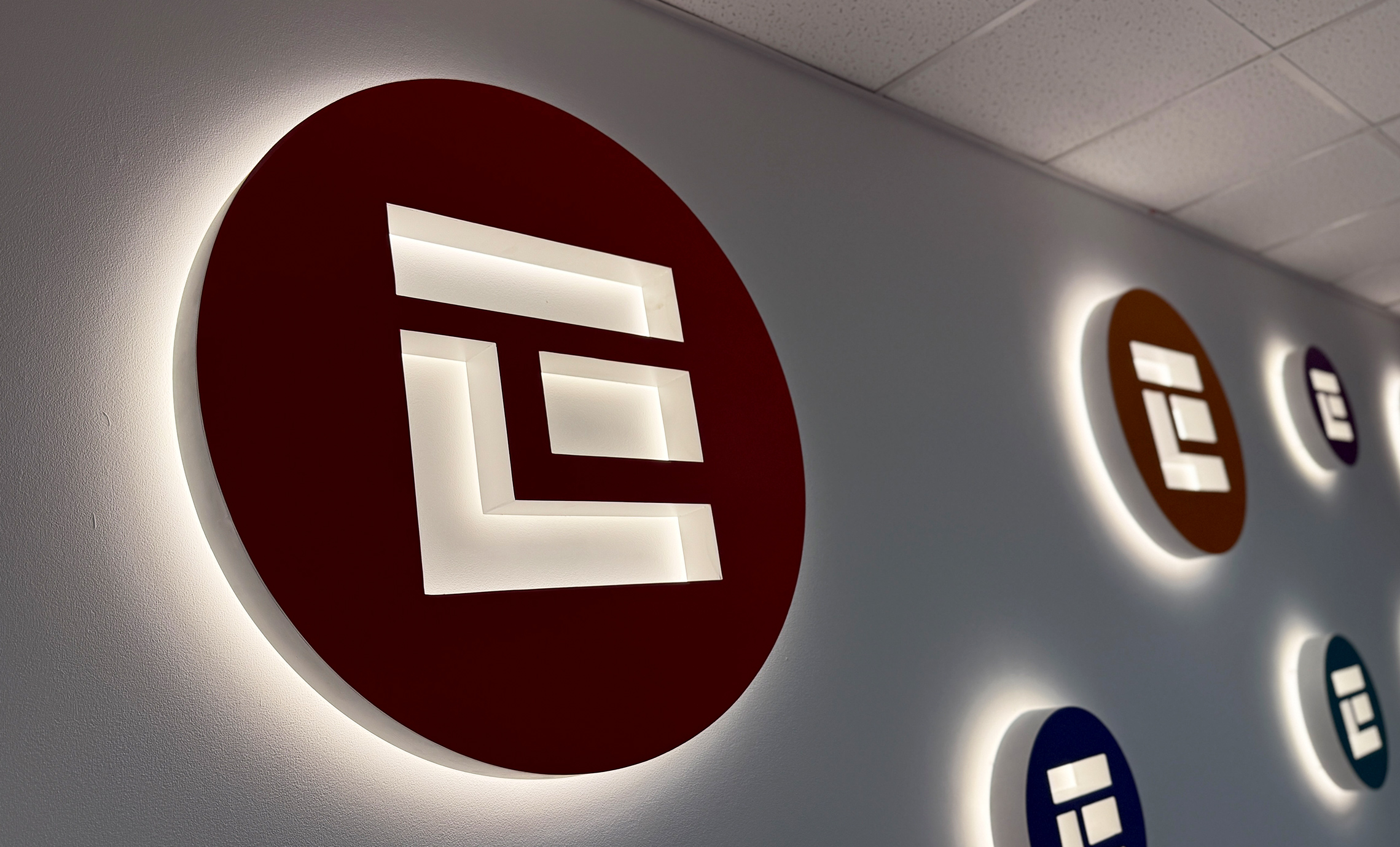 Світловий логотип виготовлення фото