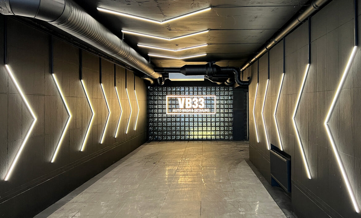 Световой указатель рекламный фото