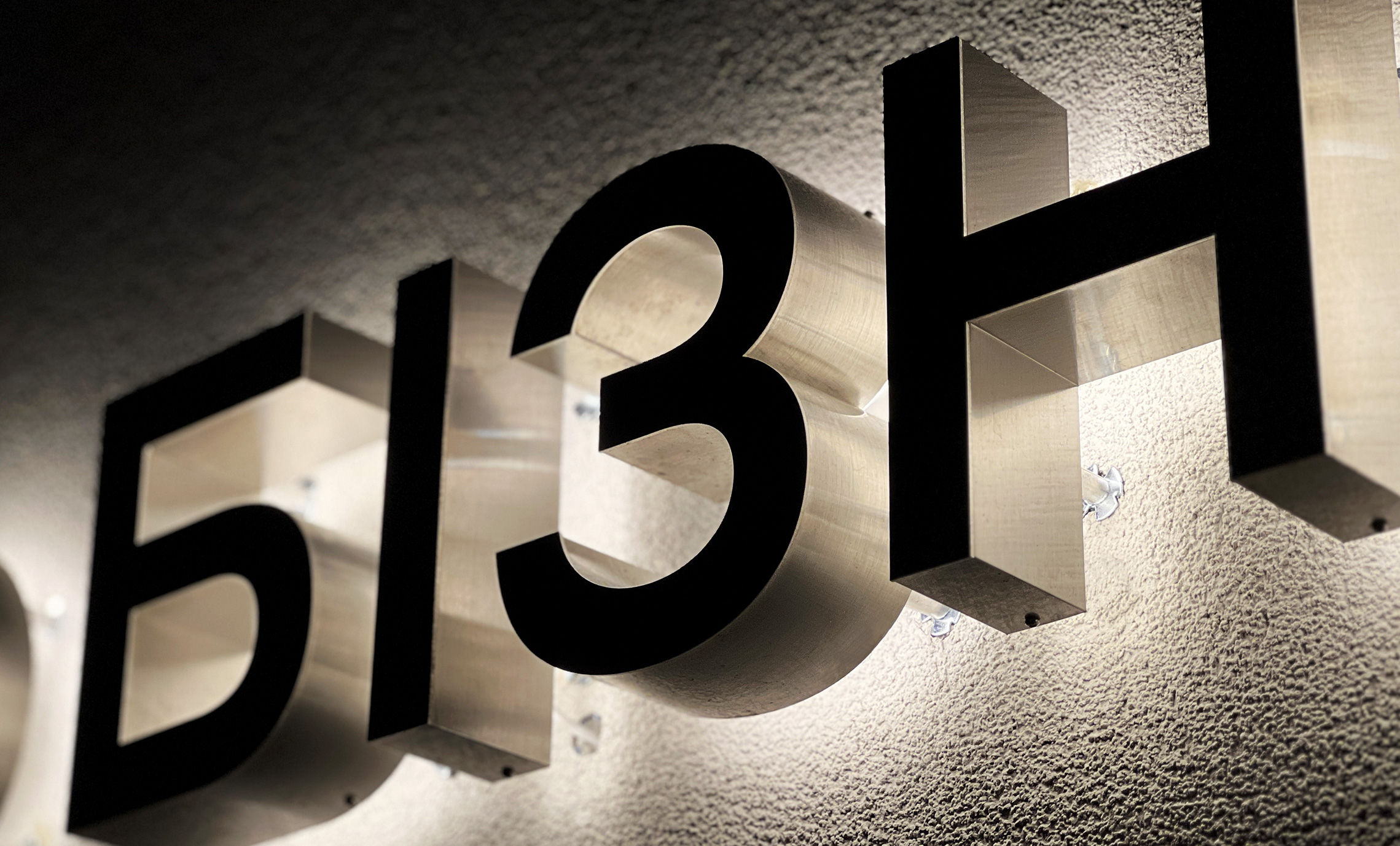 Световые буквы из нержавейки фото