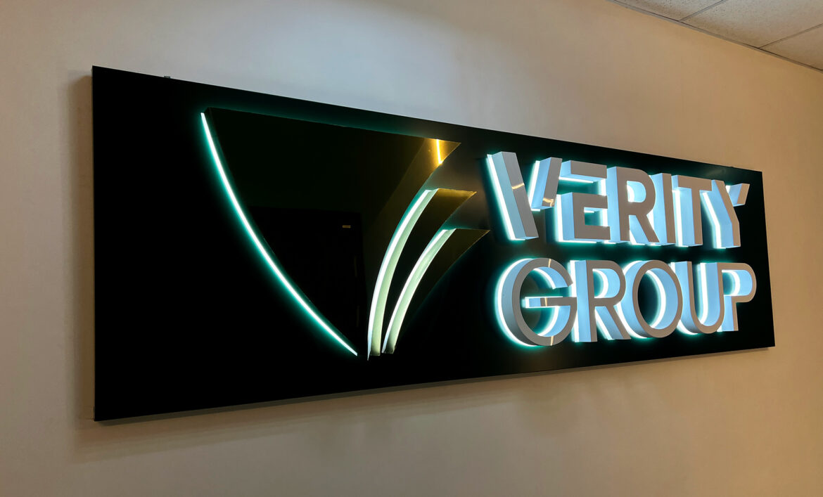 Вывеска юридической фирмы фото