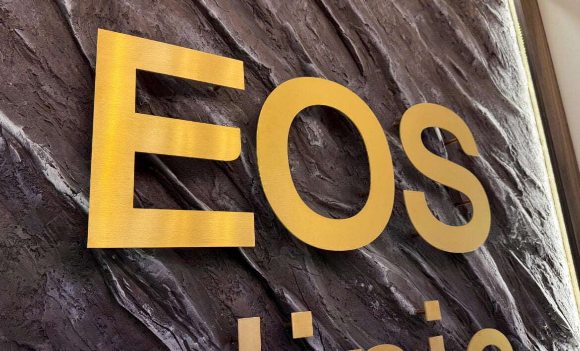 Золотые металлические буквы стоматологии фото